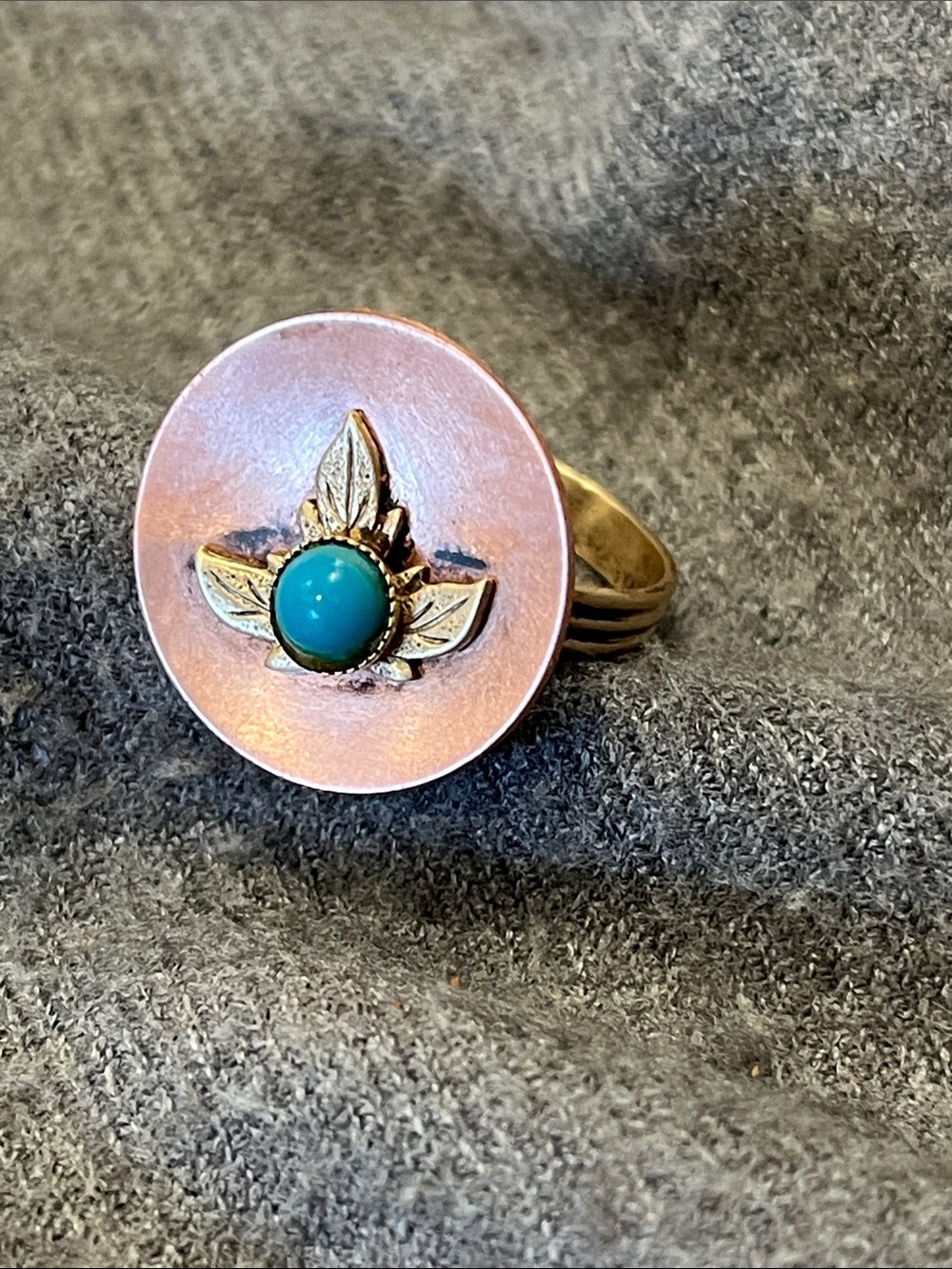 Vtg Artisan Copper & Brass Ring w/Turquoise Accent